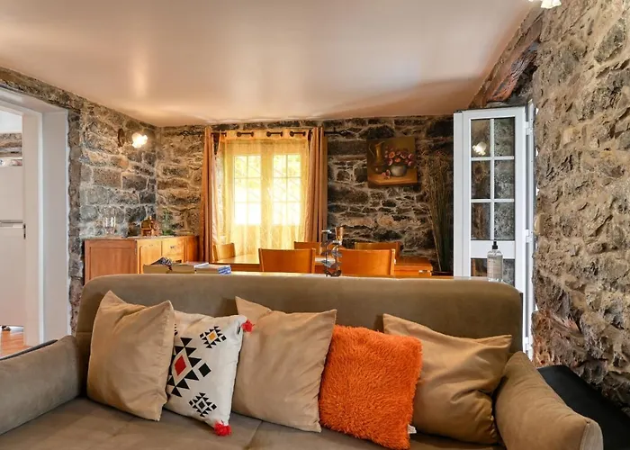 Casa Do Pombal, A In Madeira * Arco da Calheta (Madeira)