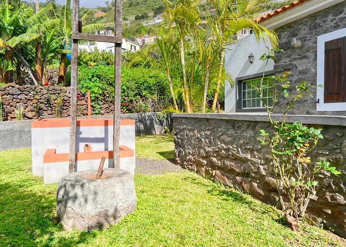 Casa Do Pombal, A In Madeira * Arco da Calheta (Madeira)