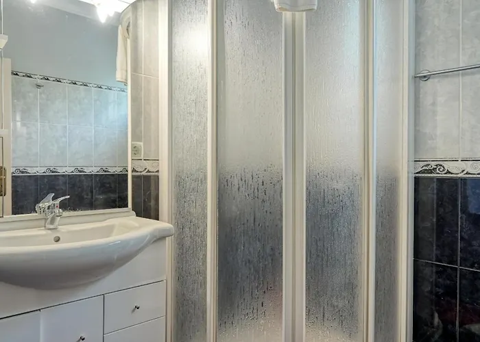 Casa Do Pombal, A In Madeira * Arco da Calheta (Madeira)